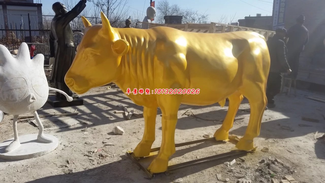 玻璃鋼仿銅牛，玻璃鋼金牛雕塑 