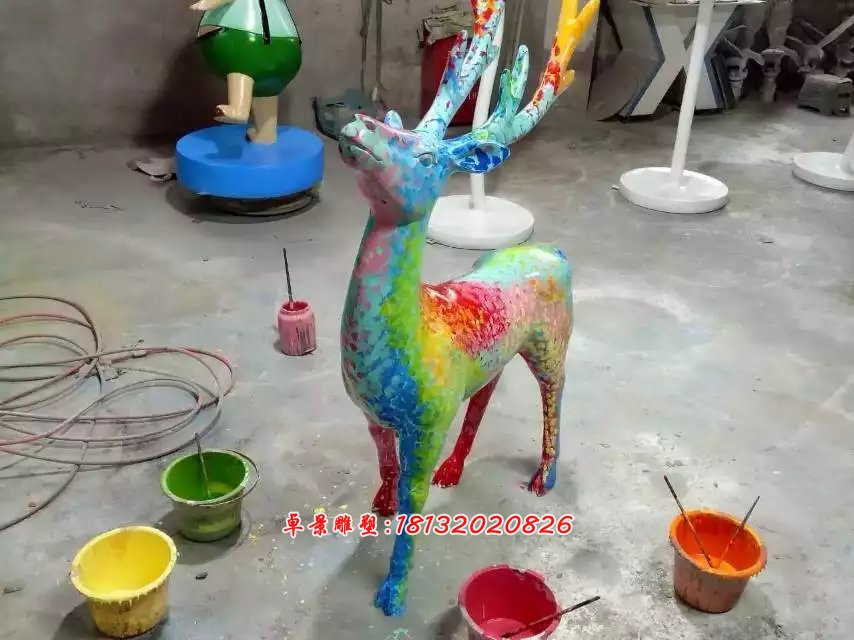 玻璃鋼彩色小鹿雕塑，卡通小鹿雕塑