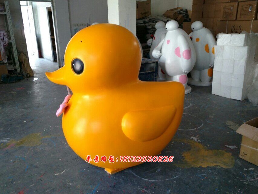 玻璃鋼小黃鴨雕塑，卡通鴨子雕塑