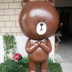 玻璃鋼小熊雕塑，玻璃鋼卡通熊雕塑