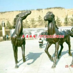 小馬一家三口銅雕，廣場(chǎng)銅馬雕塑