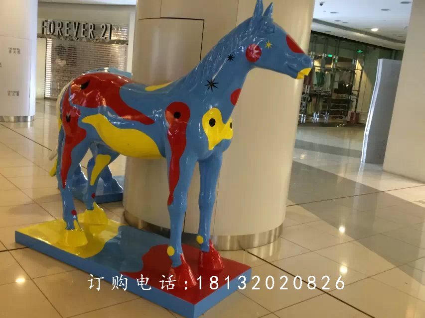 玻璃鋼馬，商場(chǎng)景觀雕塑 (1)