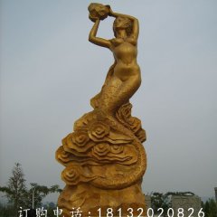 女媧補(bǔ)天石雕，廣場(chǎng)女媧補(bǔ)天石雕