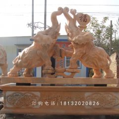 吉祥獻(xiàn)寶石雕，晚霞紅大象石雕