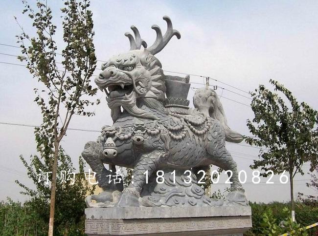 麒麟馱寶石雕，青石麒麟雕塑