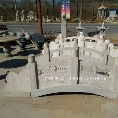 青石小橋雕塑，河邊石雕橋