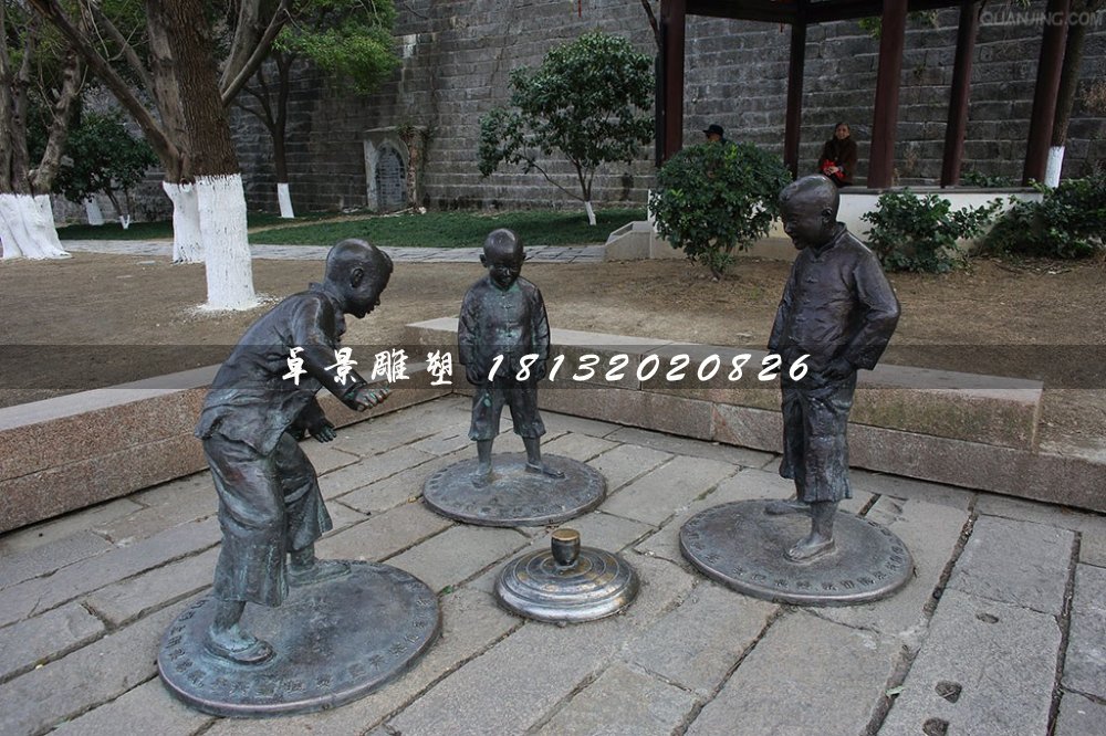 小孩玩陀螺銅雕，公園小品銅雕