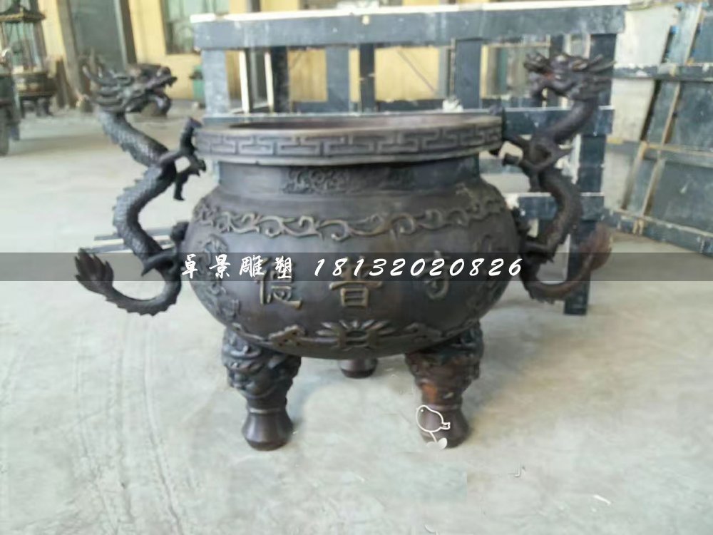 寺廟銅香爐，三足香爐雕塑