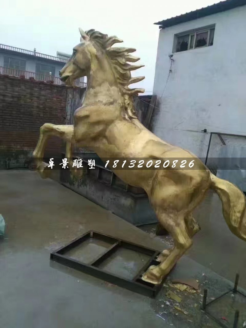 立馬銅雕，廣場銅馬雕塑