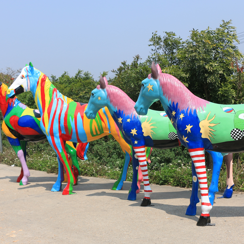 玻璃鋼彩繪馬雕塑，公園擺件 (2)