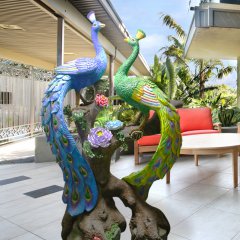 玻璃鋼孔雀雕塑，動物雕塑
