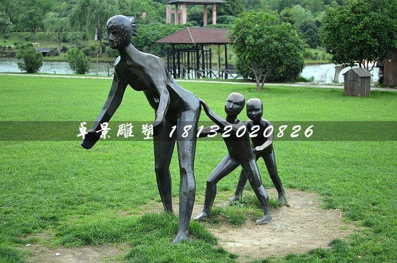 老鷹捉小雞銅雕，公園抽象人物雕塑