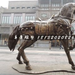 坐騎雕塑，廣場銅馬雕塑