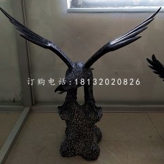 雄鷹展翅石雕，老鷹石雕