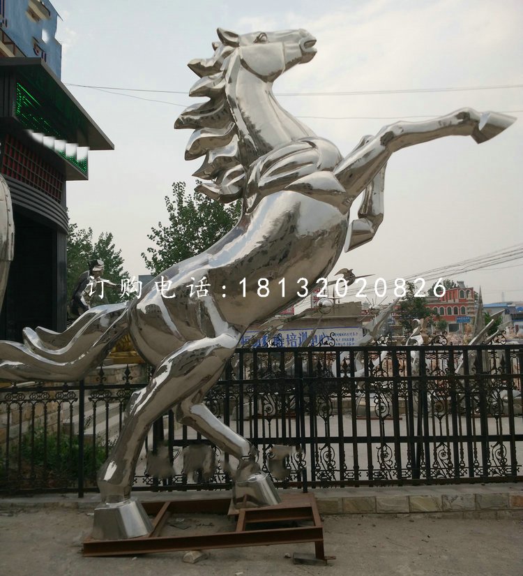 不銹鋼立馬，企業(yè)門口雕塑
