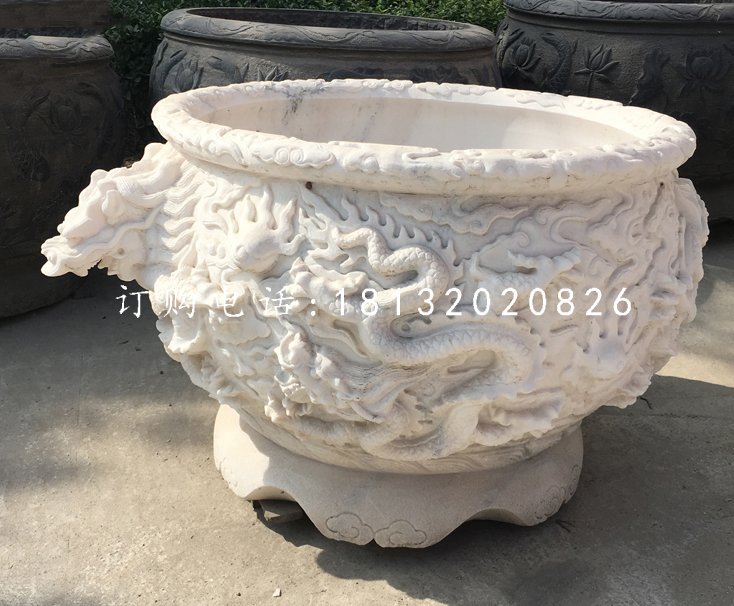 龍浮雕水缸，圓形石水缸
