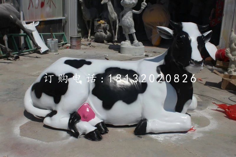 臥著的奶牛雕塑，玻璃鋼動物雕塑 (1)