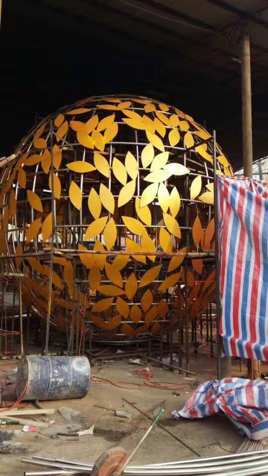 不銹鋼樹葉鏤空球雕塑，景觀不銹鋼雕塑