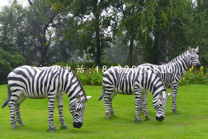 斑馬吃草雕塑，玻璃鋼動物