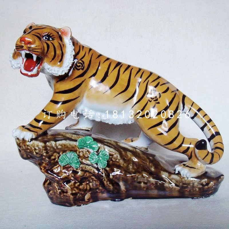 玻璃鋼老虎上山雕塑，動(dòng)物雕塑