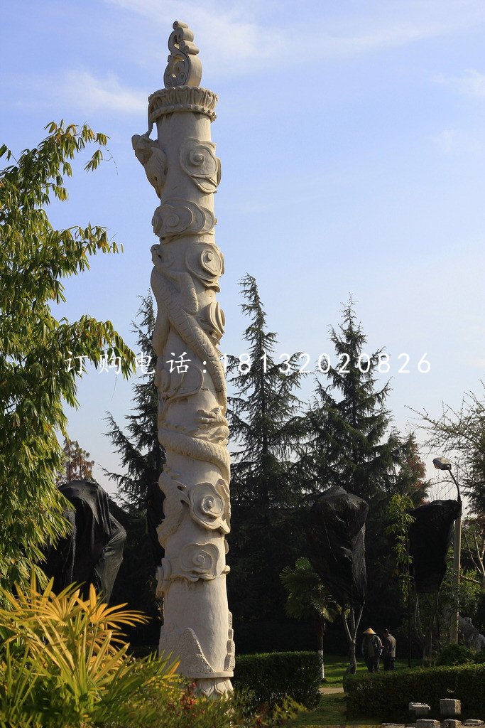 盤龍柱雕塑，石雕柱子