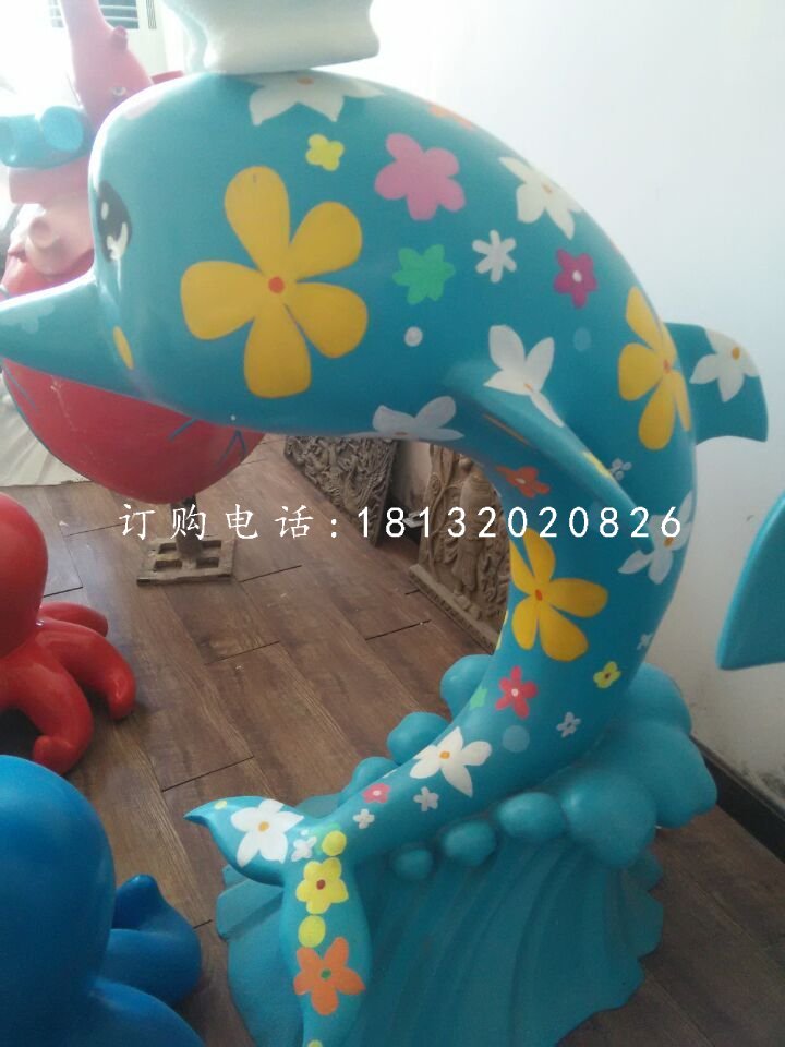 彩繪小海豚雕塑，玻璃鋼動(dòng)物