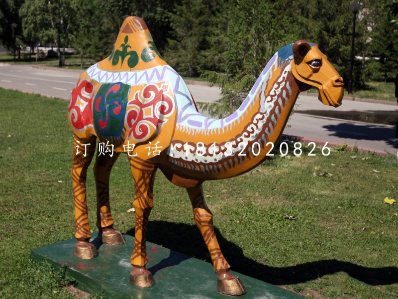 玻璃鋼駱駝雕塑，彩繪動物