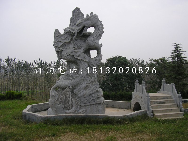 盤在山上的龍石雕，公園景觀石雕