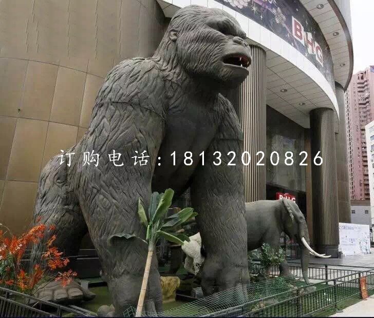仿真大猩猩雕塑，玻璃鋼動物雕塑.jpg
