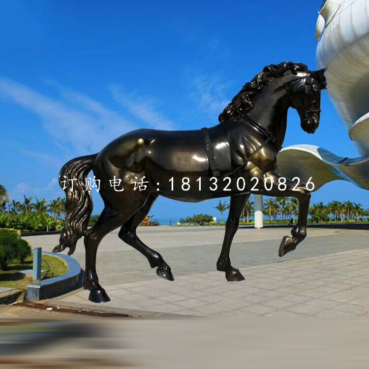 玻璃鋼奔馬雕塑，廣場(chǎng)動(dòng)物雕塑
