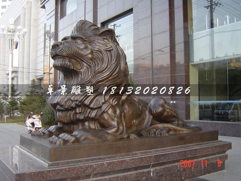 企業(yè)門口獅子雕塑，趴著的獅子銅雕