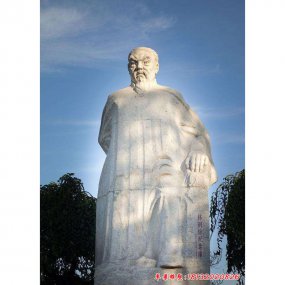 石巨人雕像