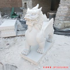 帶翅膀的神獸石雕