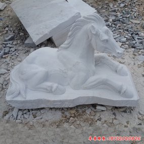 古代石雕臥馬