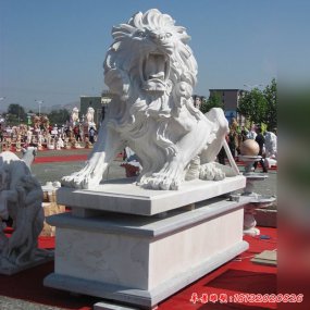 古代獅子雕像