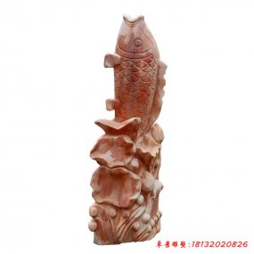魚(yú)噴水的雕塑