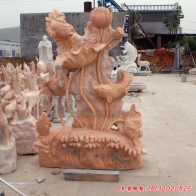 荷花與魚(yú)雕塑
