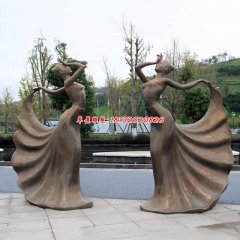 公園銅雕美女