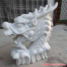 龍頭石雕噴泉