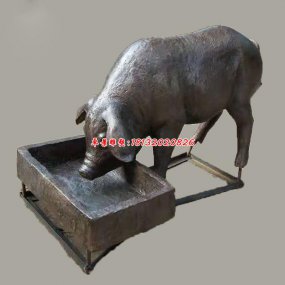 銅雕塑豬