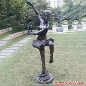 芭蕾人物雕塑