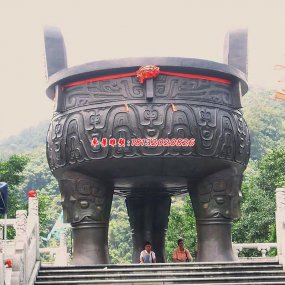 寺廟銅寶鼎