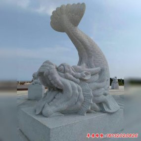 魚(yú)化龍的雕塑