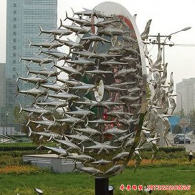 金屬魚(yú)雕塑