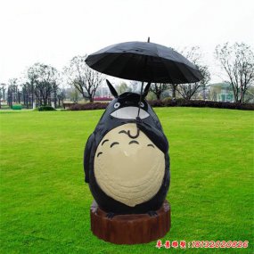 卡通龍貓雕塑