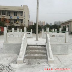 校園升旗臺(tái)高度
