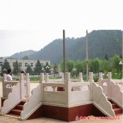幼兒園升旗臺(tái)的高度