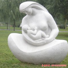 母愛公園的雕像